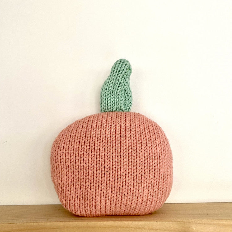 Doudou Fruit en tricot fait main - Pêche