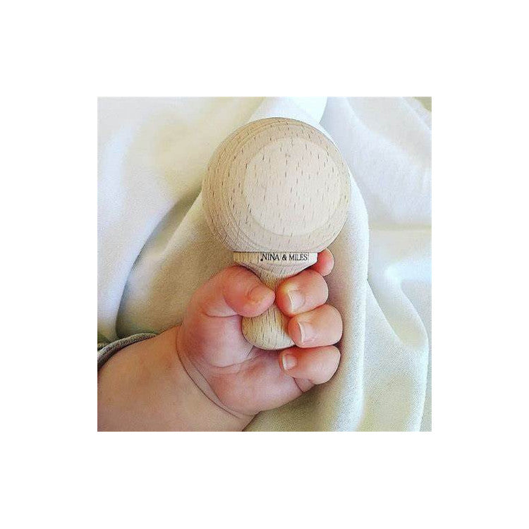 Mini-maracas pour bébé en bois brut