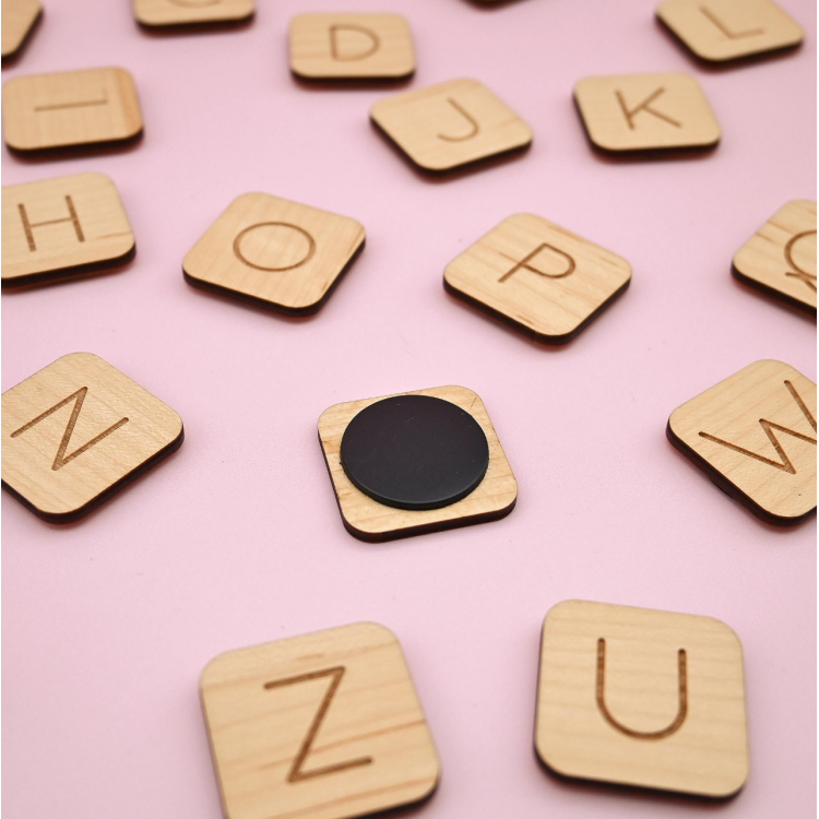 Alphabet magnétique en bois - 26 lettres