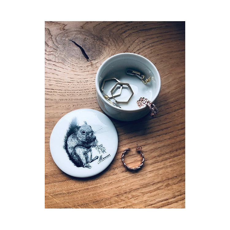 Petite boîte en porcelaine - Ecureuil