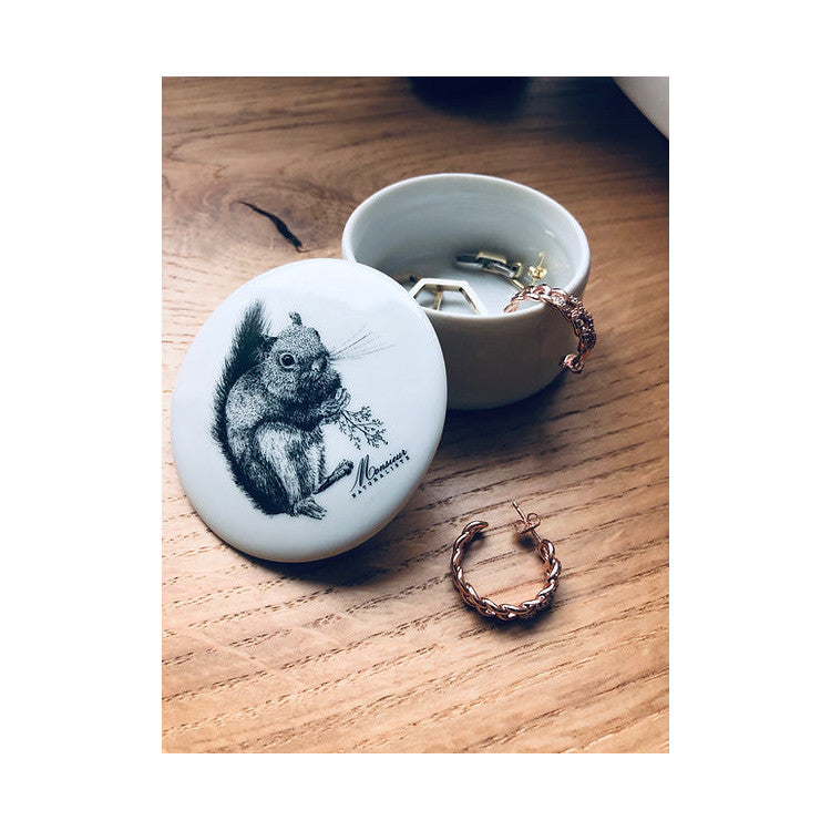 Petite boîte en porcelaine - Ecureuil