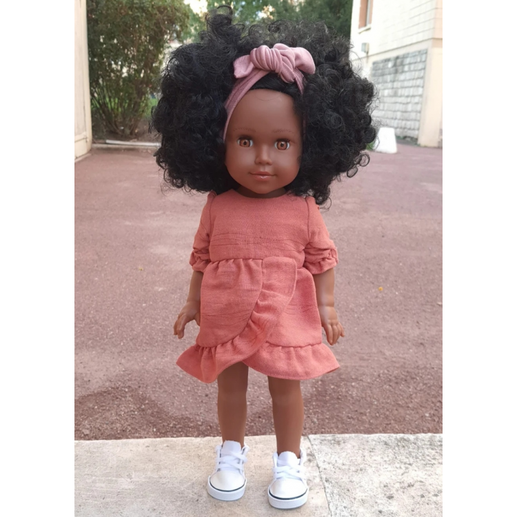 Poupée Imany cheveux frisés noirs