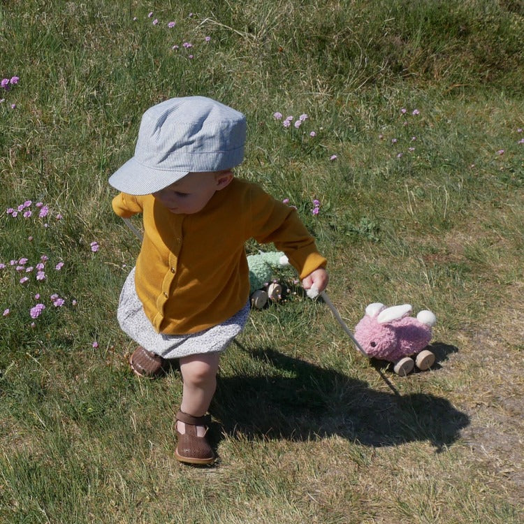 Jouet à tirer lapin rose