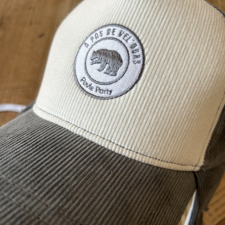 Casquette hiver avec cache-oreilles "A pas de vel'ours"