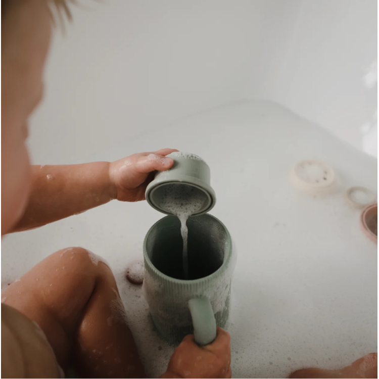 Pichet de rinçage pour le bain en silicone